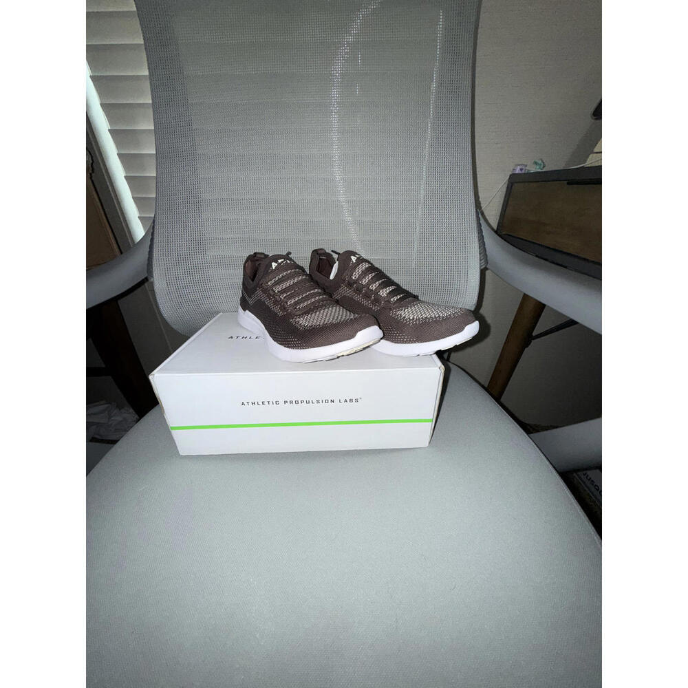 APL Women's TechLoom Breeze Sneakers Size 6 Chocolate/ Warm Silk/ White
